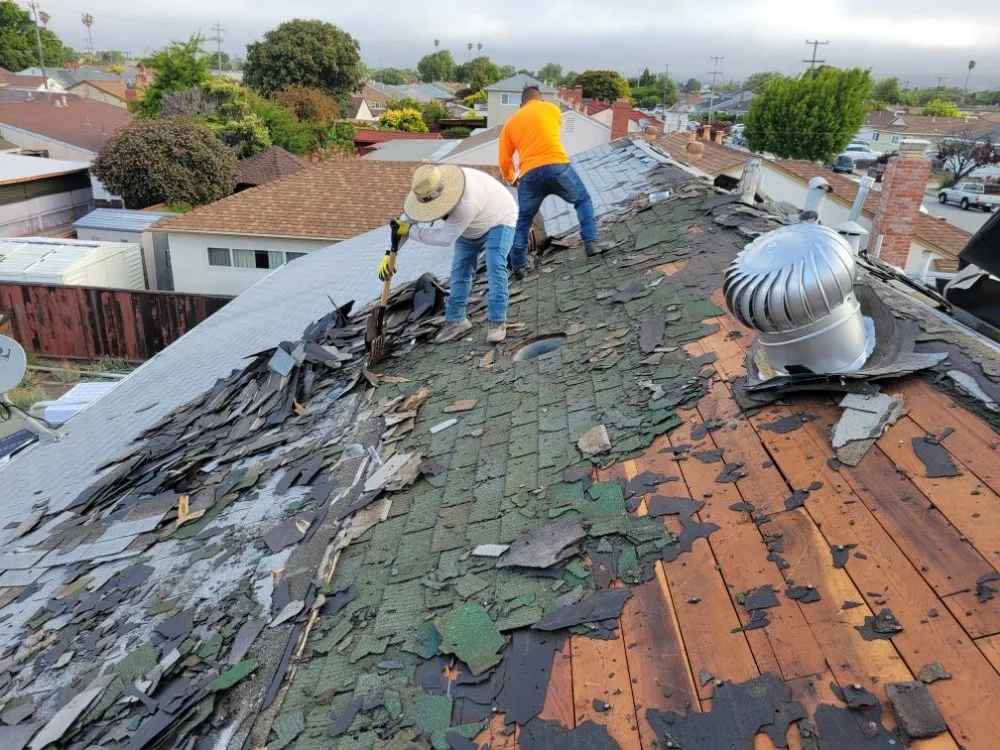 Slide of Gomez Diaz Roofing