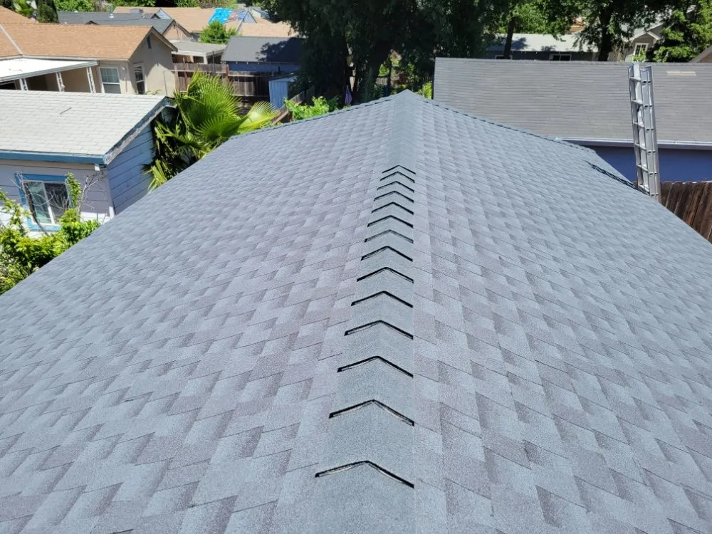 Slide of Gomez Diaz Roofing