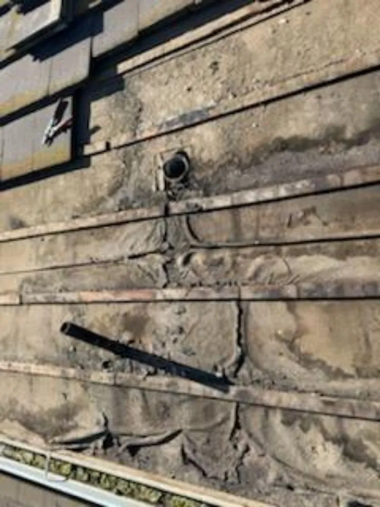 Slide of Gomez Diaz Roofing