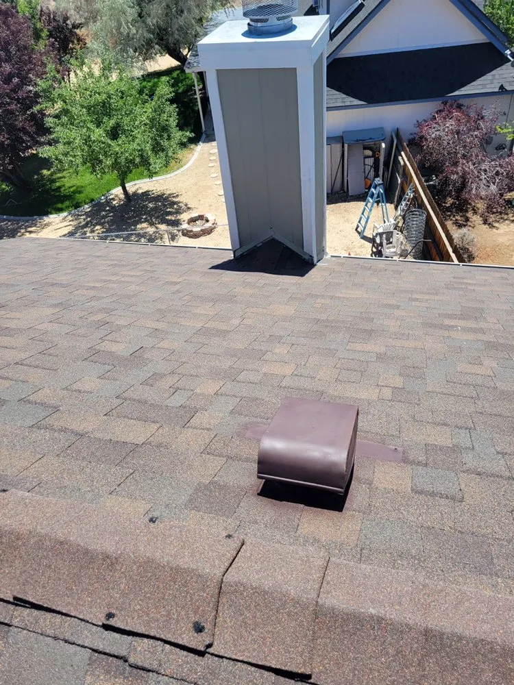 Slide of Gomez Roofing