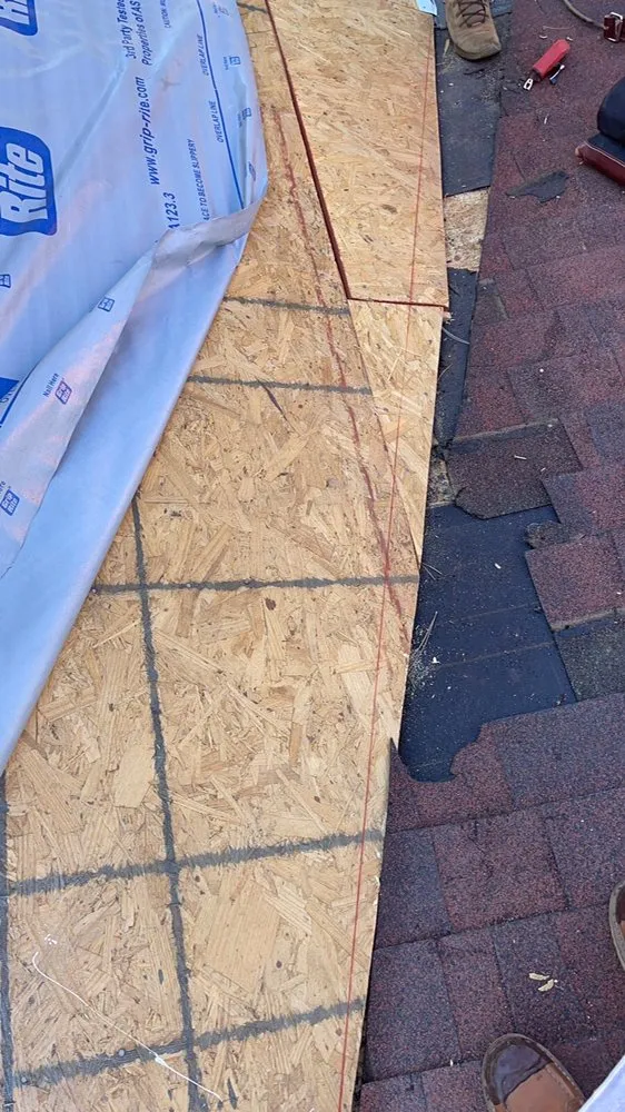 Slide of Gomez Roofing