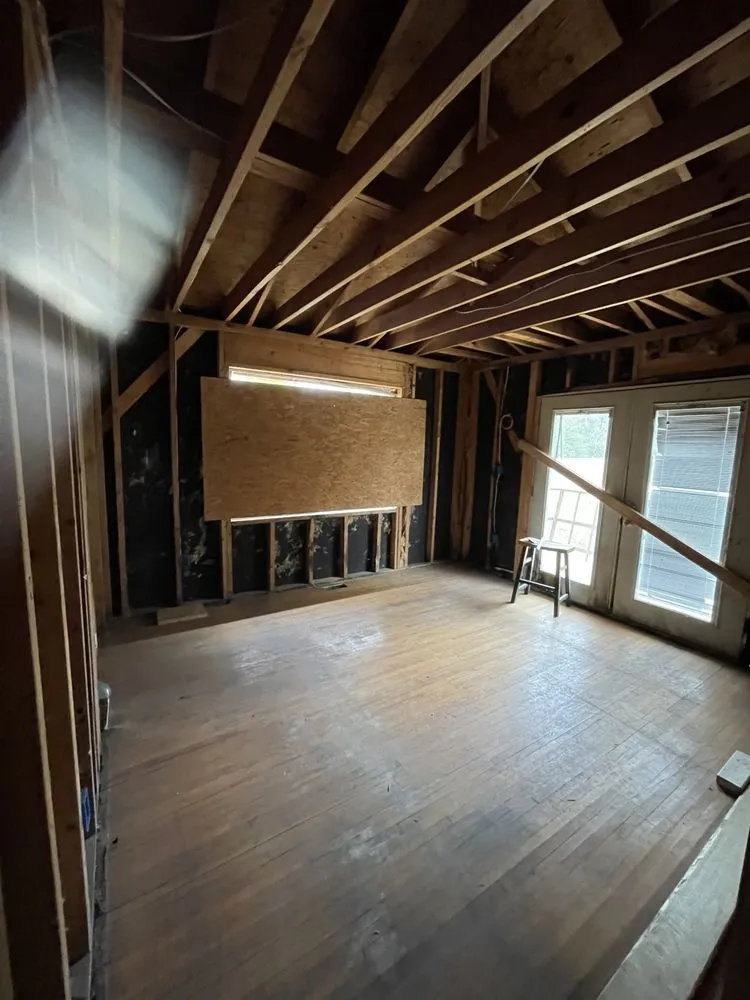 Slide of Gonzalez Roofing