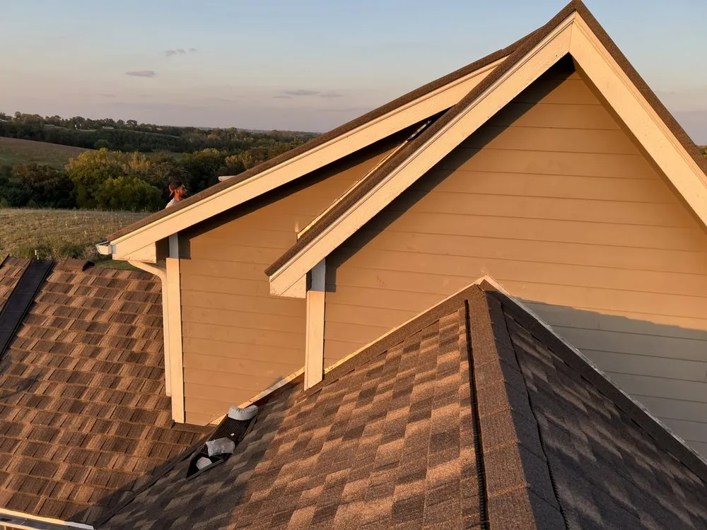 Slide of Gonzalez Roofing