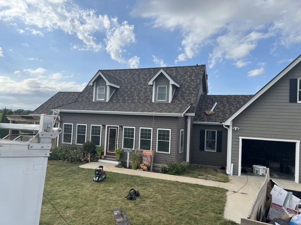 Slide of Gonzalez Roofing