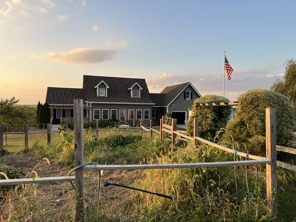 Slide of Gonzalez Roofing