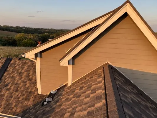 Gonzalez Roofing Logo