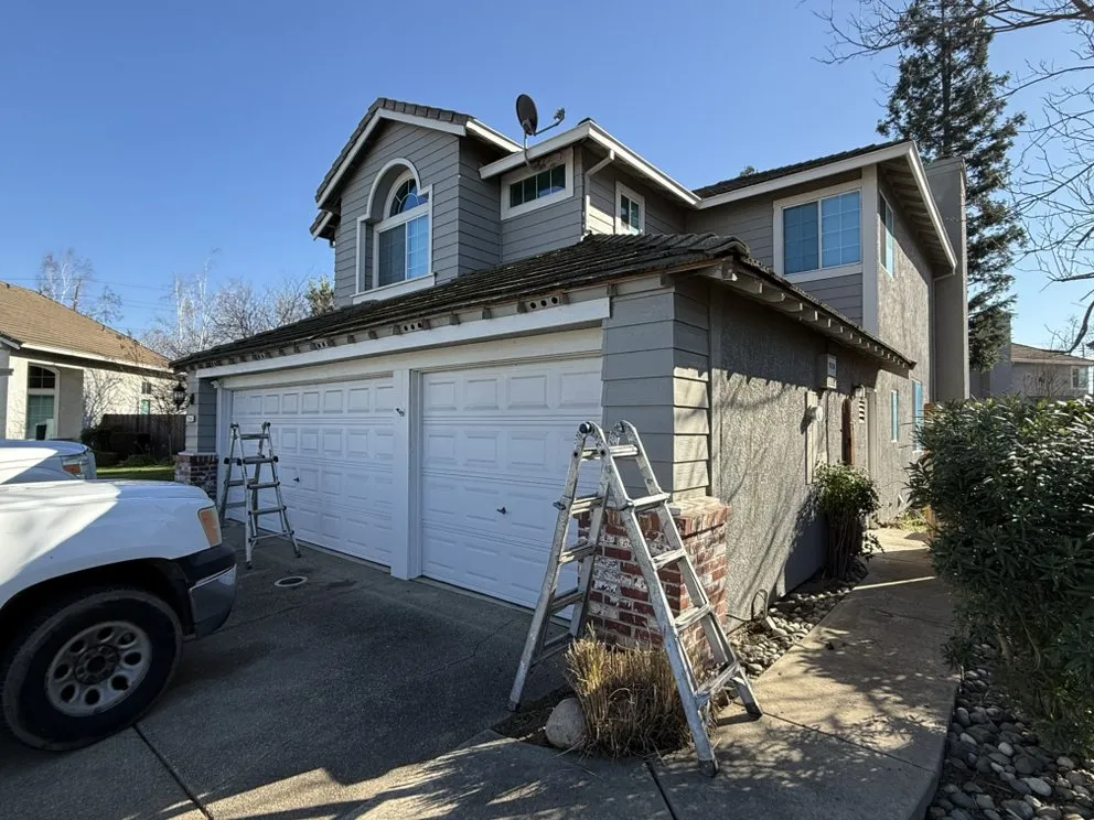 Slide of Gonzalez Roofing