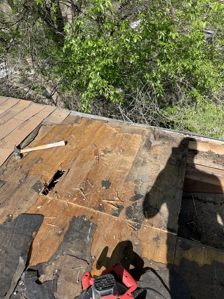 Slide of Gonzalez Roofing