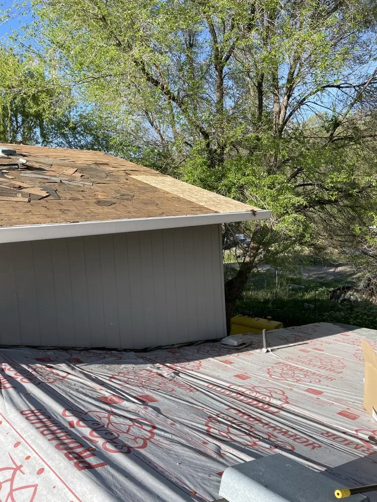 Slide of Gonzalez Roofing