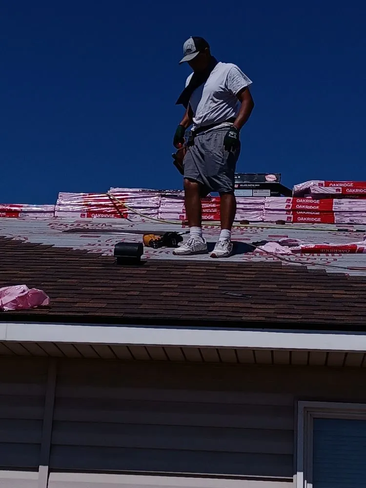 Slide of Gonzalez Roofing