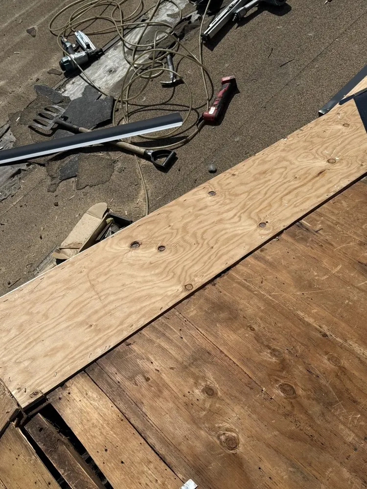 Slide of Gonzalez Roofing Pros