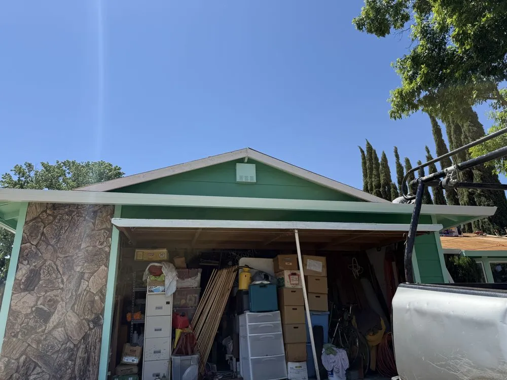 Slide of Gonzalez Roofing Pros