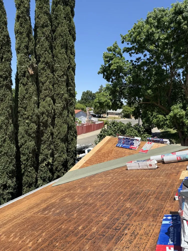 Slide of Gonzalez Roofing Pros