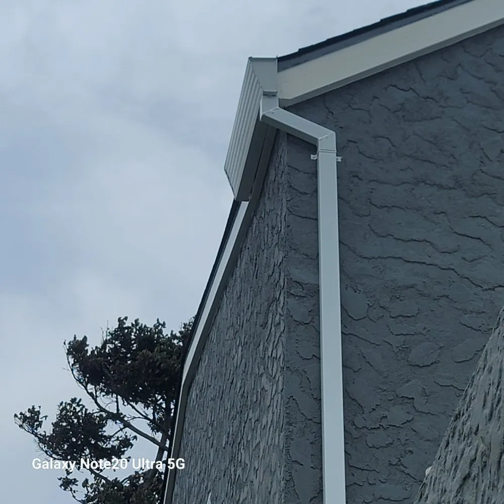 Slide of Gonzalez Roofing