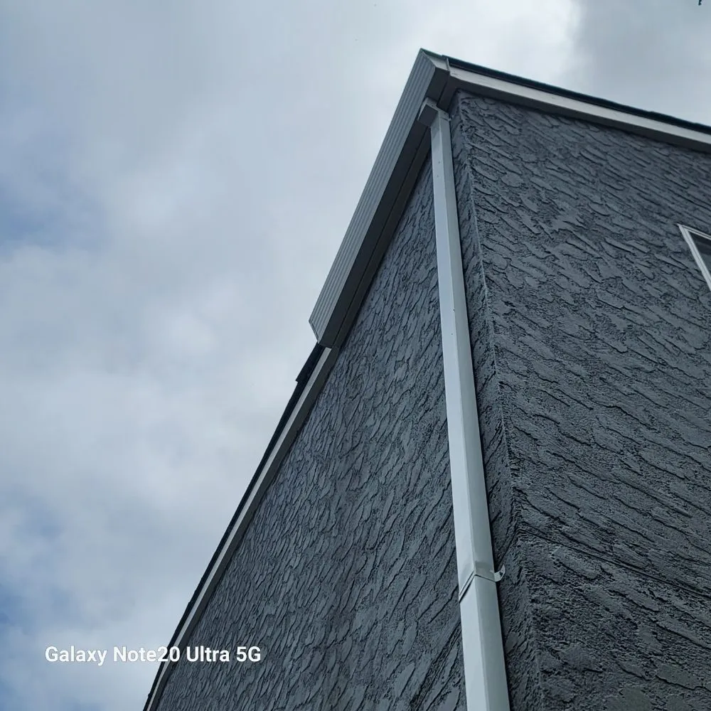 Slide of Gonzalez Roofing