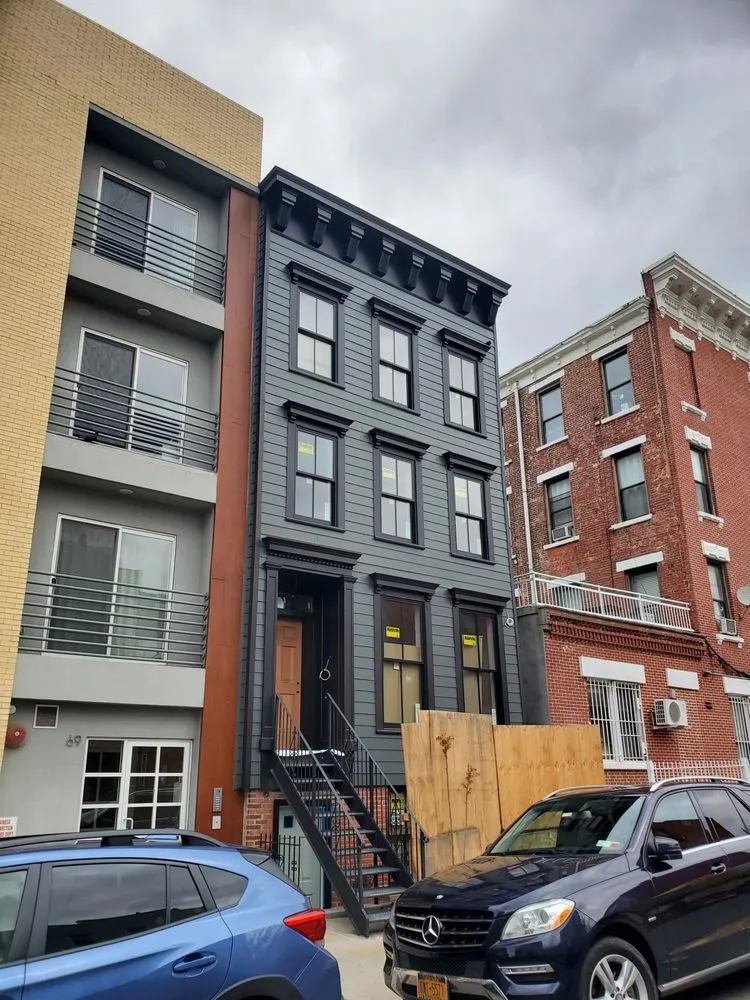 Slide of Good Guys Contracting