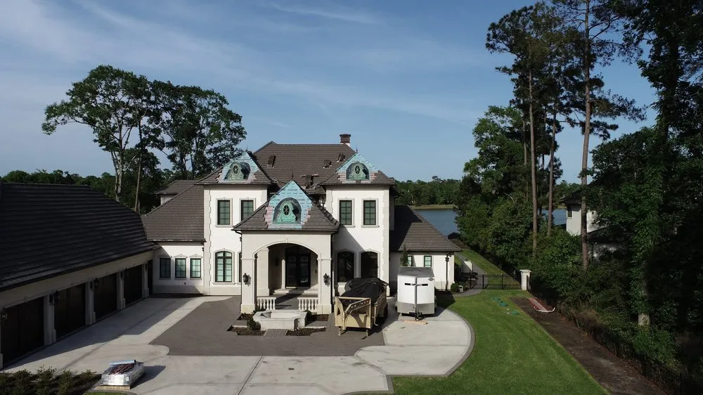 Slide of Good Guys Roofing