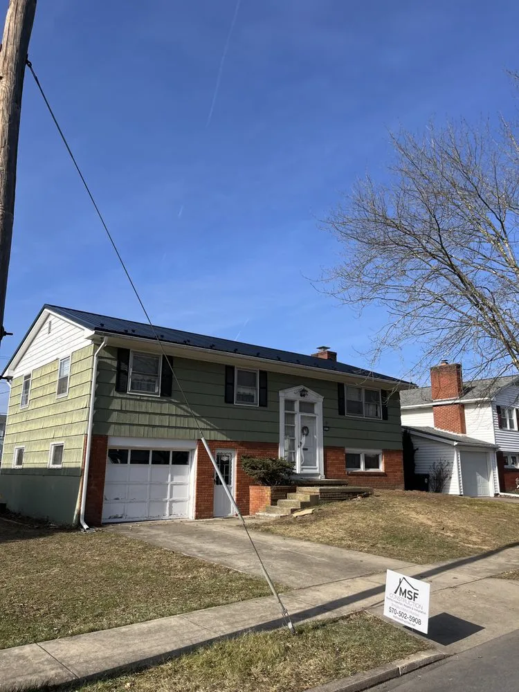 Slide of Good Hands Roofing