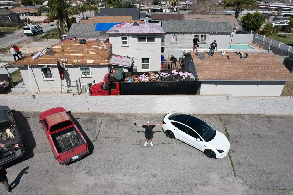 Slide of Good People Roofing