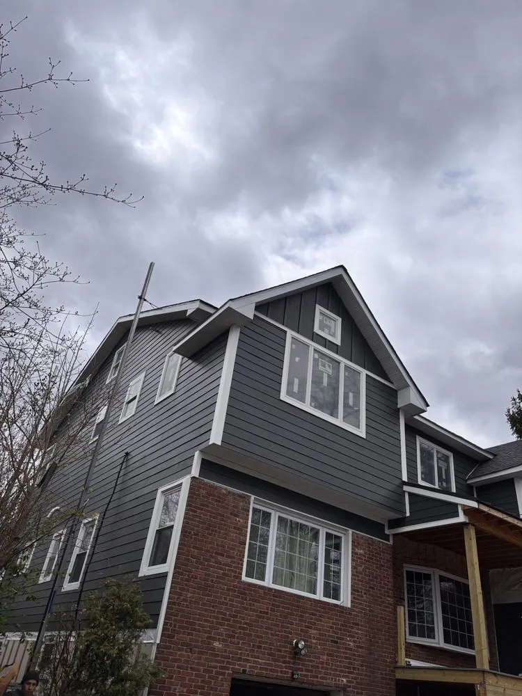 Slide of Gorila’z Construction