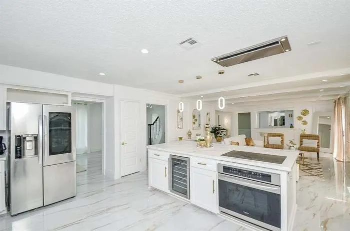 Slide of G&R Remodeling And Roofing