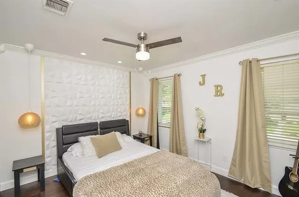 G&R Remodeling And Roofing Logo