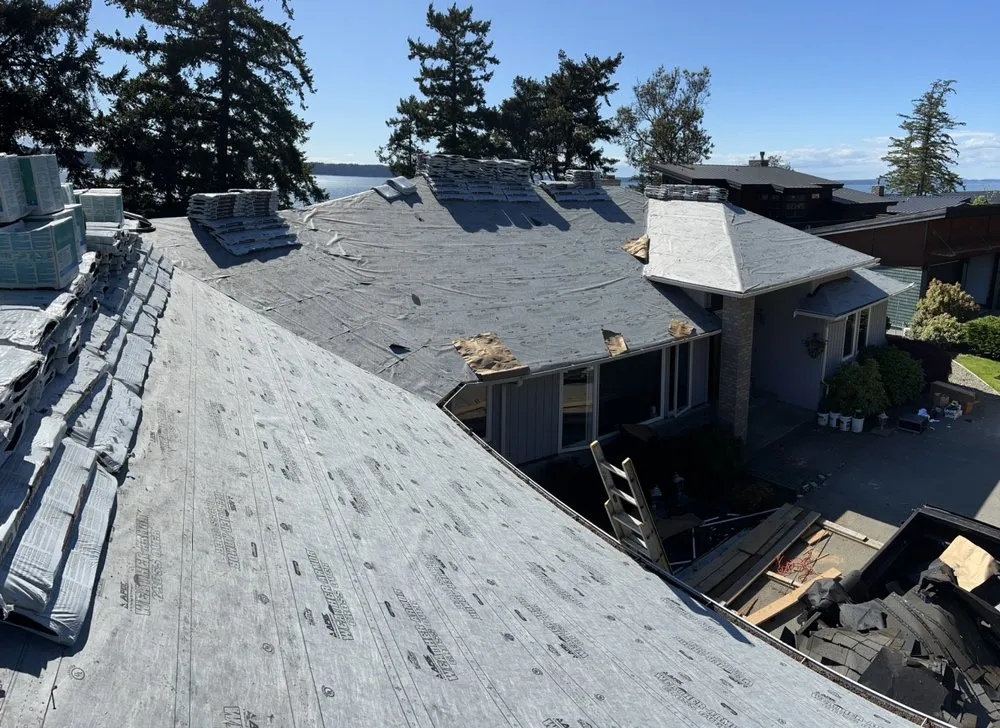 Slide of GR Roofing