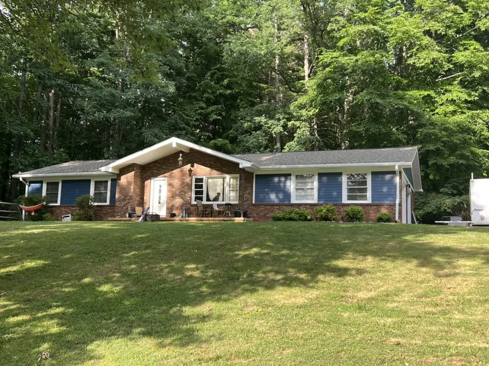 Slide of Grace’s Roofing