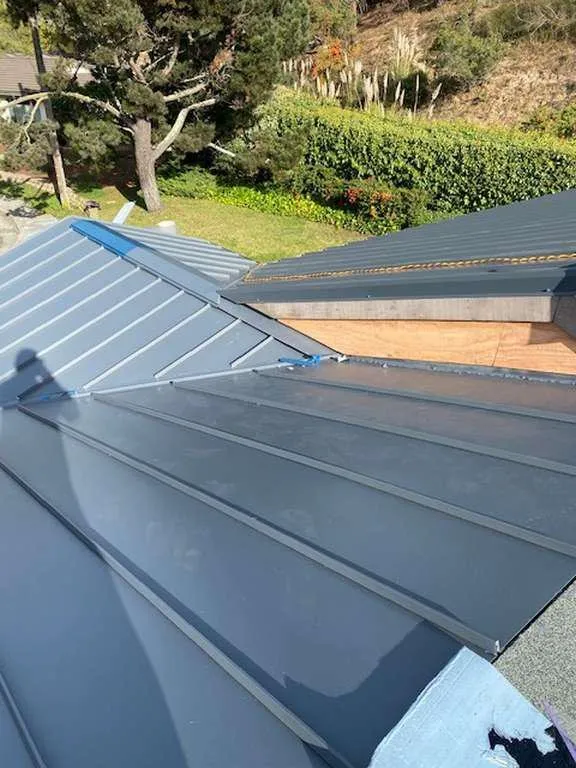 Slide of Gramajo Roofing