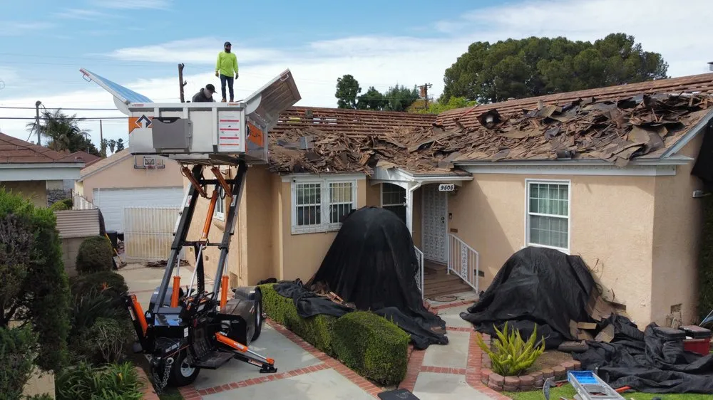 Slide of Grand Canyon Roofing