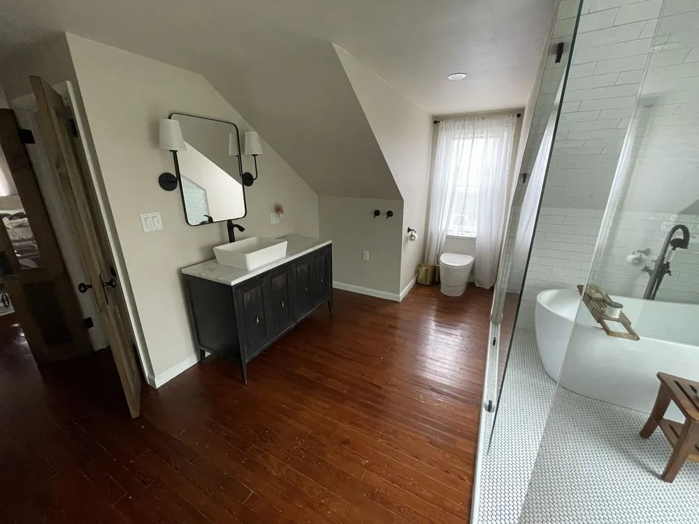 Slide of Graydus Custom Building Solutions