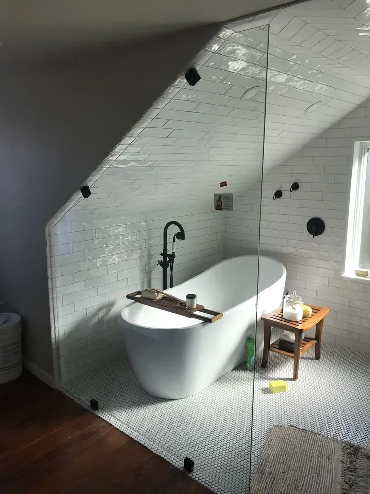 Slide of Graydus Custom Building Solutions