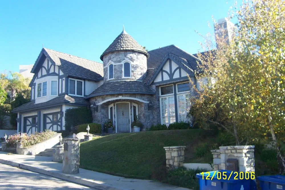 Slide of Great American Roofing