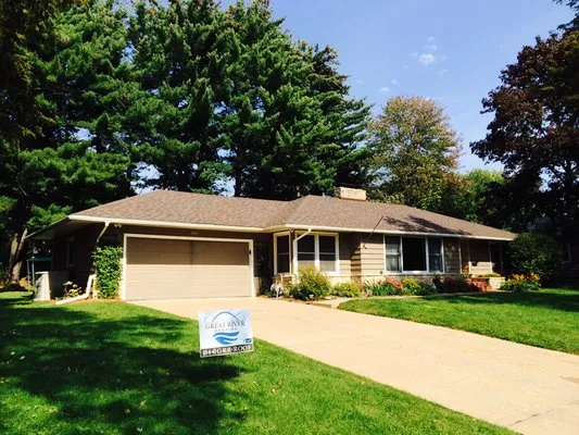 Great River Roofing Logo