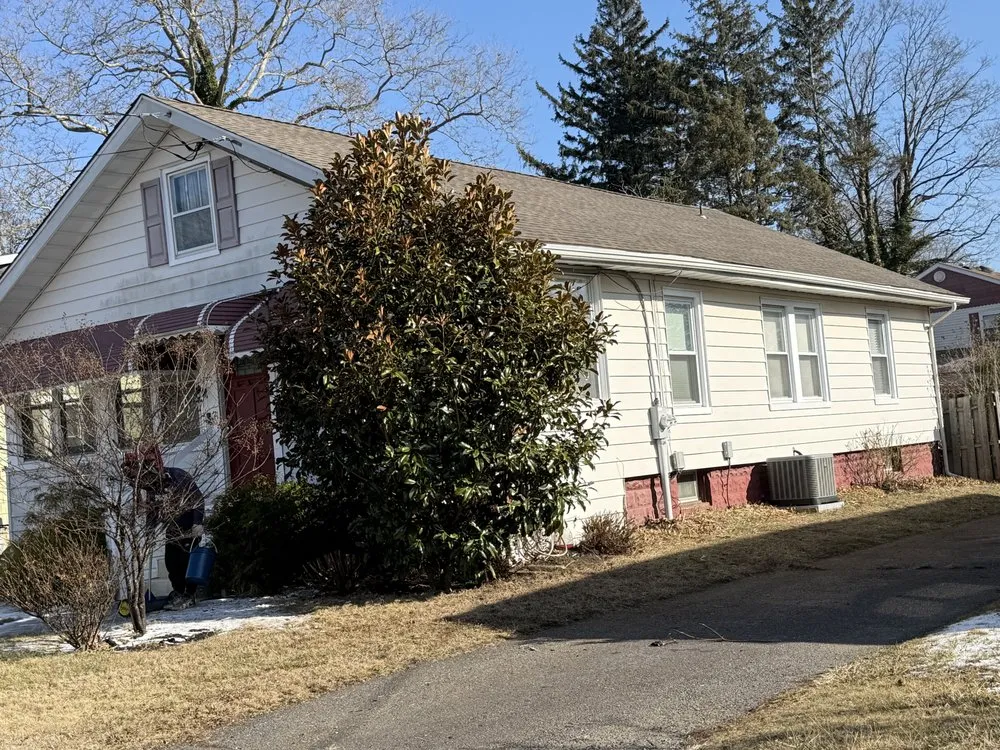 Local shingle roofing service experts serving Ocean Township, NJ - Green Apple Roofing