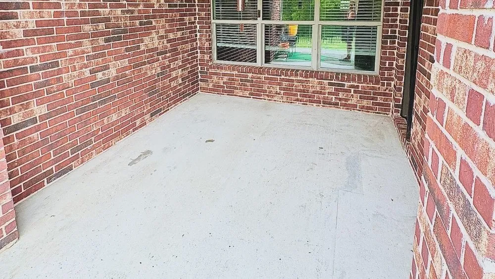 Slide of Green Blast Solutions pressure washing