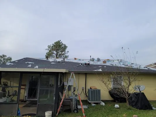 Green Coast Contracting & Roofing Logo