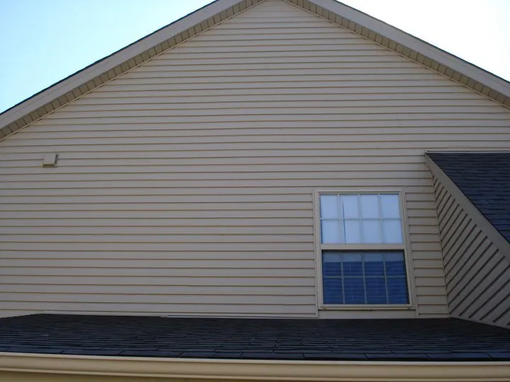 Slide of Green Goose Exterior Cleaning