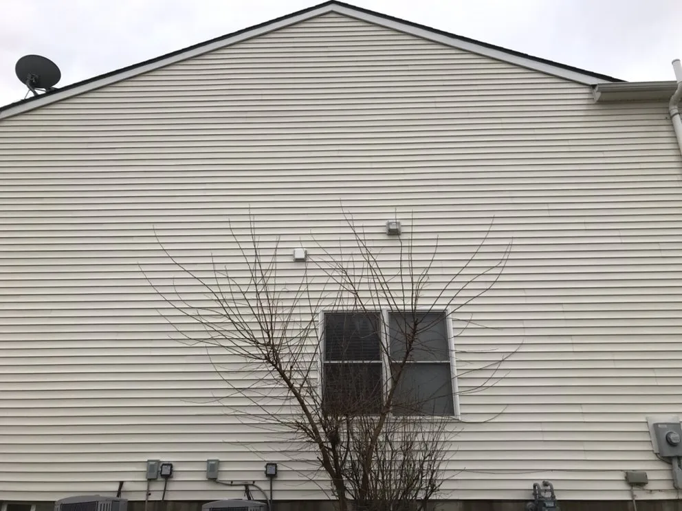 Slide of Green Goose Exterior Cleaning