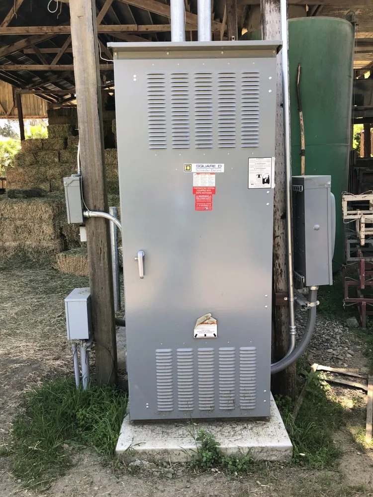 Slide of Green Leaf Solar & Electric