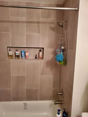 Green Pro Roofing & Renovations Logo