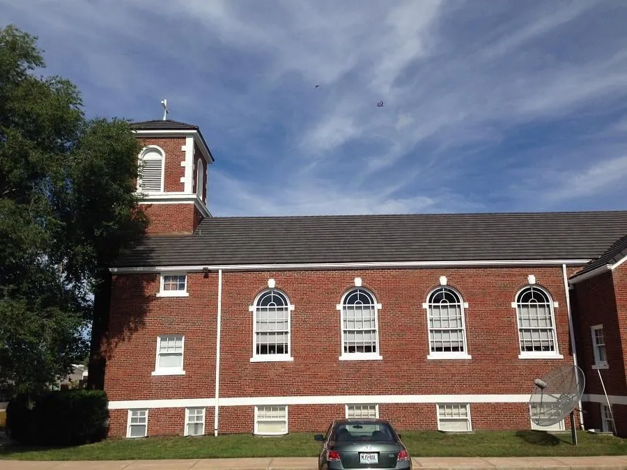 Trusted roof leak repair in Lee's Summit, MO by Green River Roofing & Construction