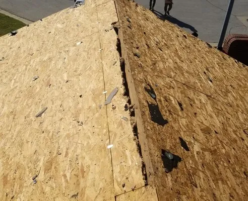 Green Roofing & Construction Logo