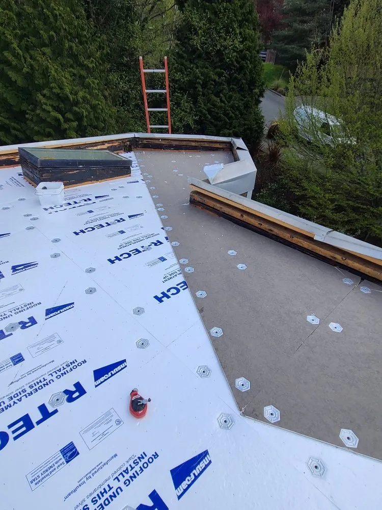 Slide of GreenCity Roofing & Siding