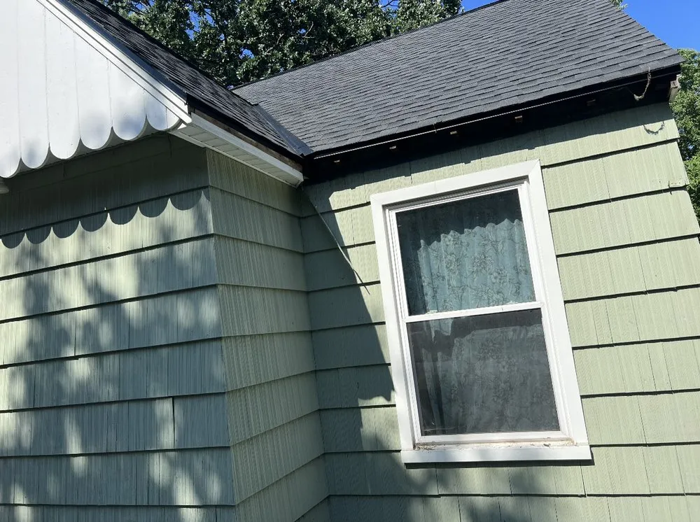 Slide of Greey Construction