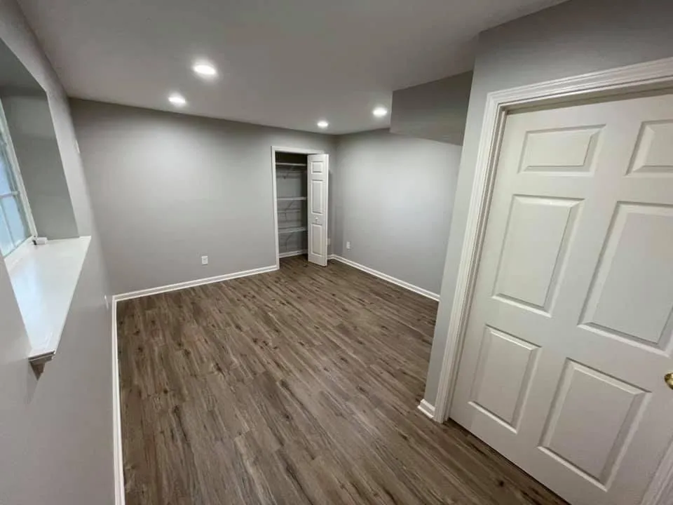 Slide of Grey Custom Construction