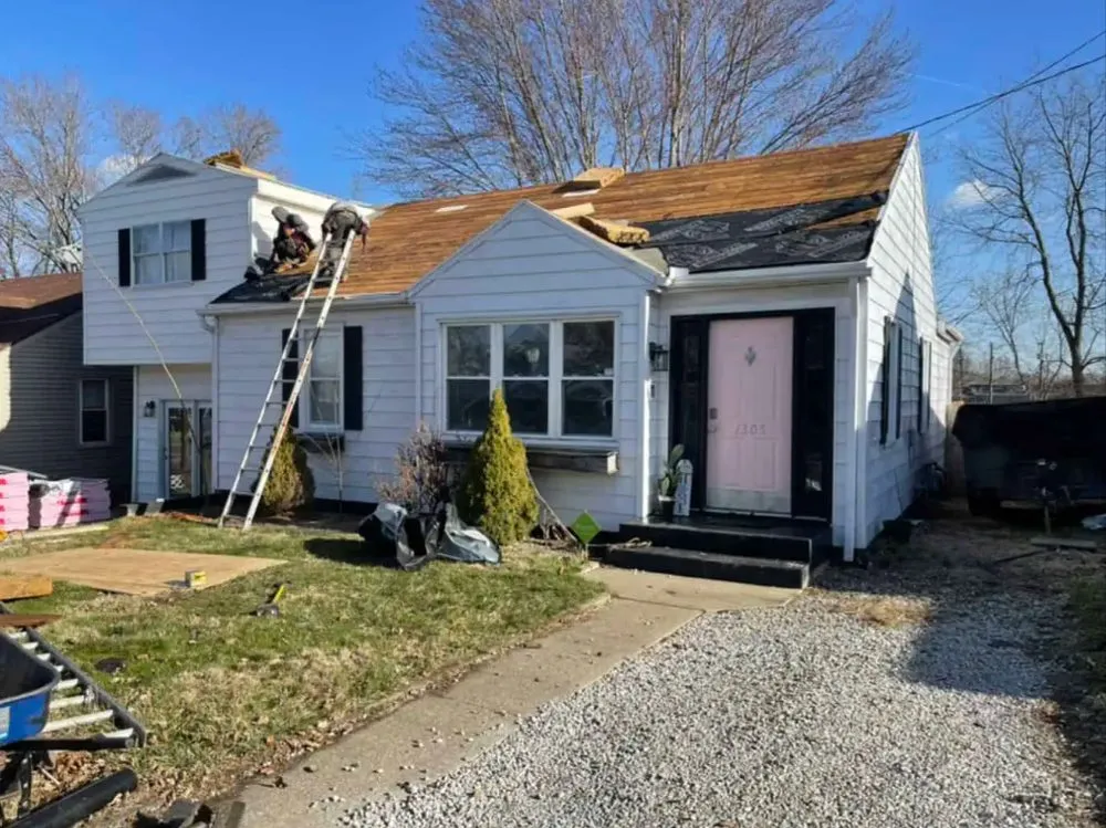 Top-rated residential roofing service in Lexington-Fayette, KY - GreyHawk Roofing
