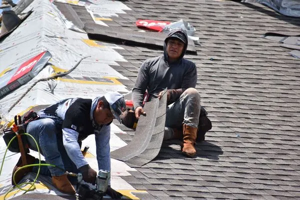 Greyhound Roofing Logo