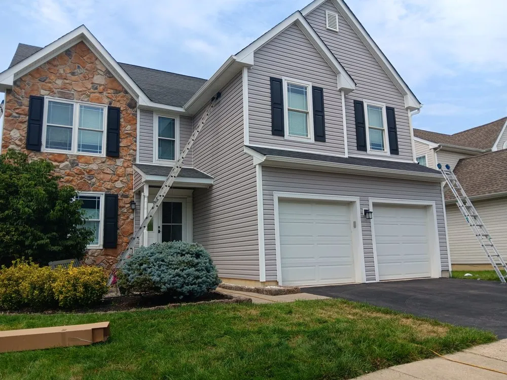 Slide of Grips Family Roofing