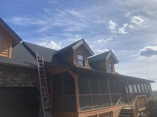 Groff’s Roofing Logo